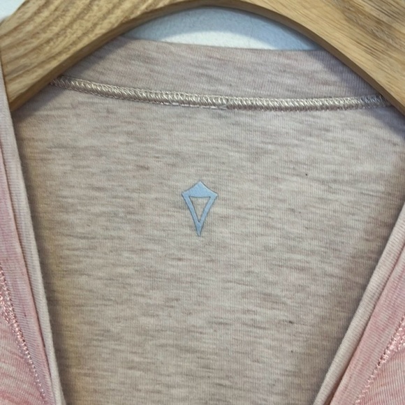 Ivivva by Lululemon Girls' Play  N Reverse top, sz 12 - Picture 7 of 7